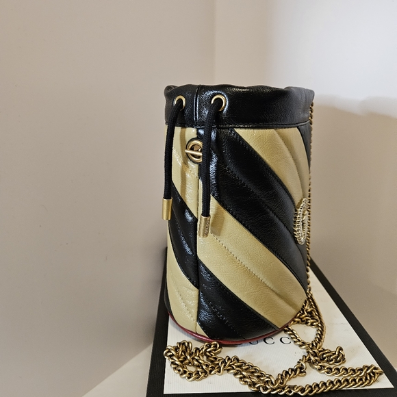 GG MARMONT CHAIN BUCKET LEATHER CROSSBODY BAG - NWT - Picture 4 of 9